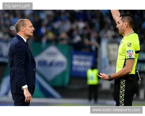 足球球星被恶意挑衅保持沉默不回应引发广泛热议